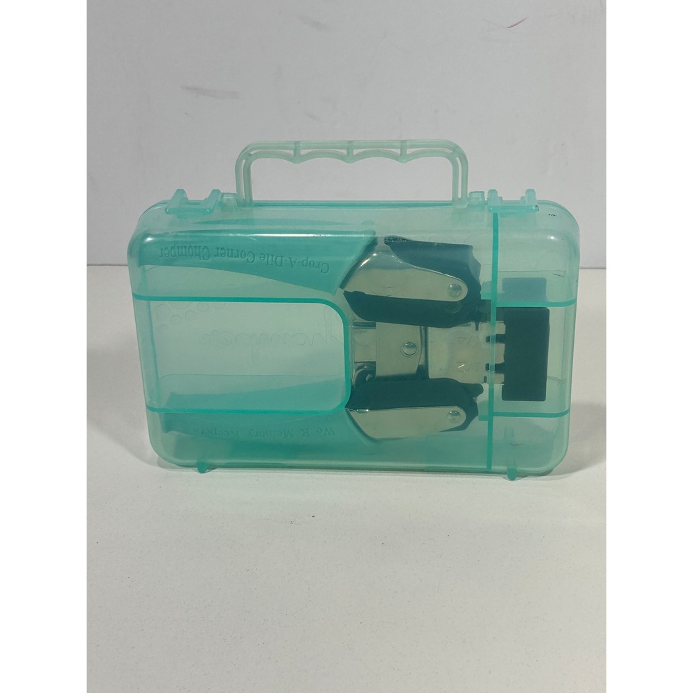 We R Memory Keepers Crop-A-Dile Corner Chomper 1/4 & 1/2 Inch Teal with Case